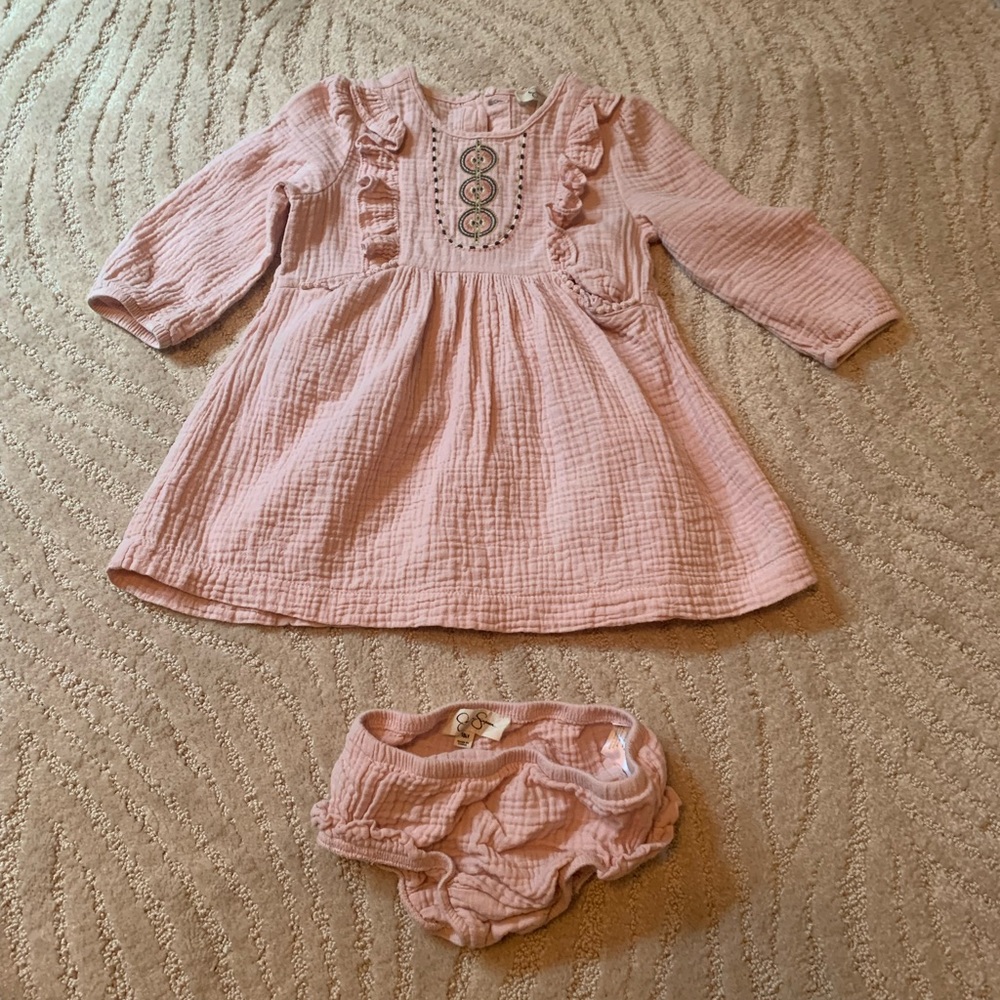 ❗️Dress and one piece - 18M outfits❗️ - Picture 1 of 7